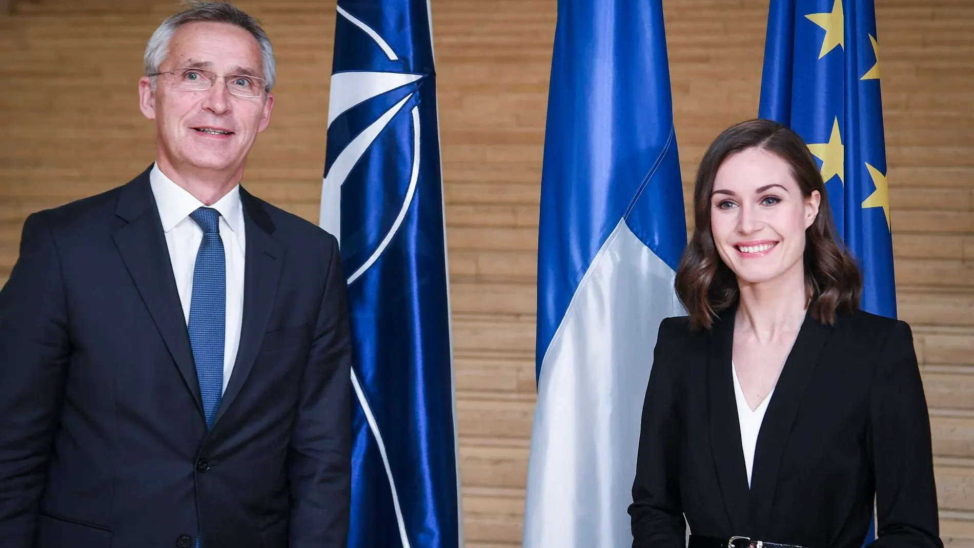 Sanna Marin (Finlandia) y Jens Stoltenberg (OTAN), en una imagen de archivo. 