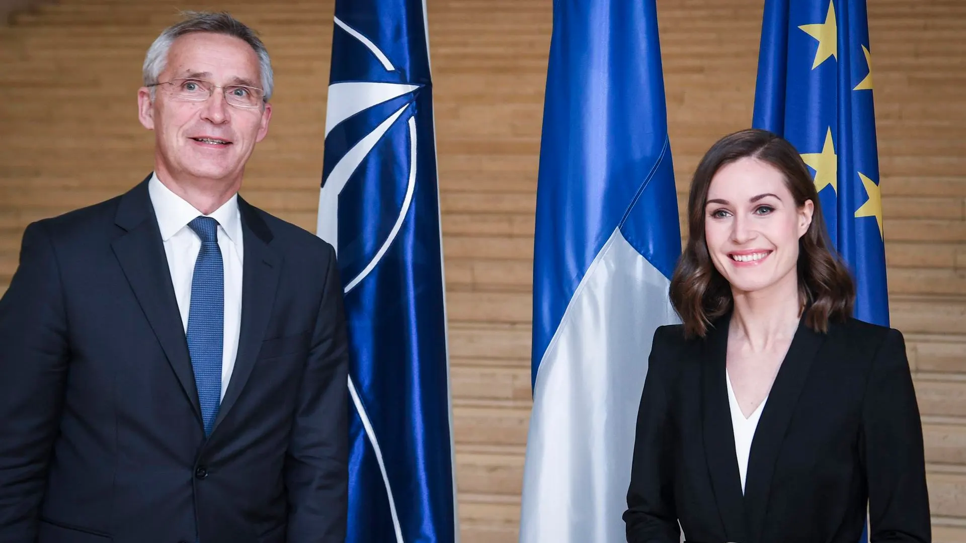 Sanna Marin (Finlandia) y Jens Stoltenberg (OTAN), en una imagen de archivo. 