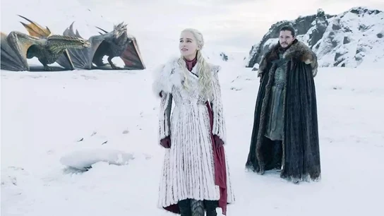 El abrigo de Daenerys que causó furor en las últimas temporadas. El abrigo de Daenerys que causó furor en las últimas temporadas.