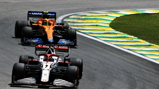 Kimi Raikkonen y Lando Norris Kimi Raikkonen y Lando Norris