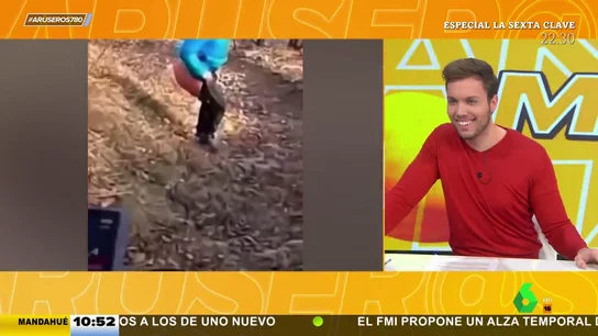 ciclista hombre defecando ciclista hombre defecando
