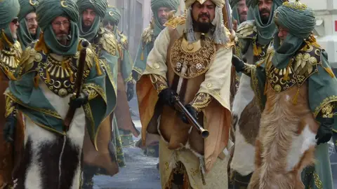 Moros y Cristianos. Alcoy Moros y Cristianos. Alcoy