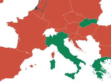 Mapa de los países que siguen usando mascarilla en interiores y los que no