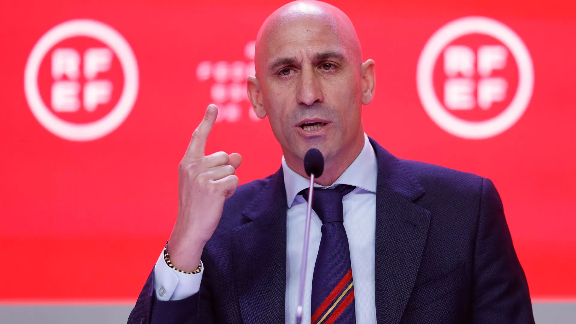 Luis Rubiales en directo en Al Rojo Vivo: "Van a por mí"