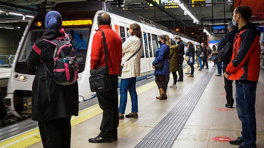 Esta es la excepción al uso de la mascarilla en el transporte público que recoge el BOE Esta es la excepción al uso de la mascarilla en el transporte público que recoge el BOE