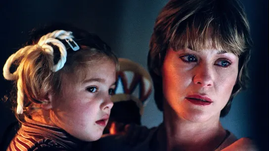 El emotivo reencuentro de Drew Barrymore y su madre en 'E. T.' 40 años después Recuerdos de infancia