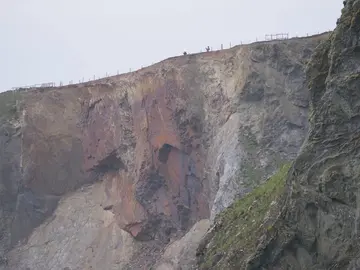 Aparece una roca gigante con forma de cara Reino Unido Aparece una roca gigante con forma de cara Reino Unido