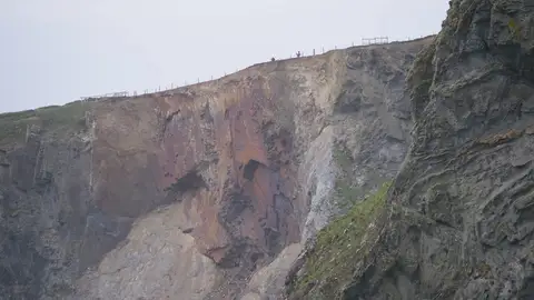 Aparece una roca gigante con forma de cara Reino Unido Aparece una roca gigante con forma de cara Reino Unido