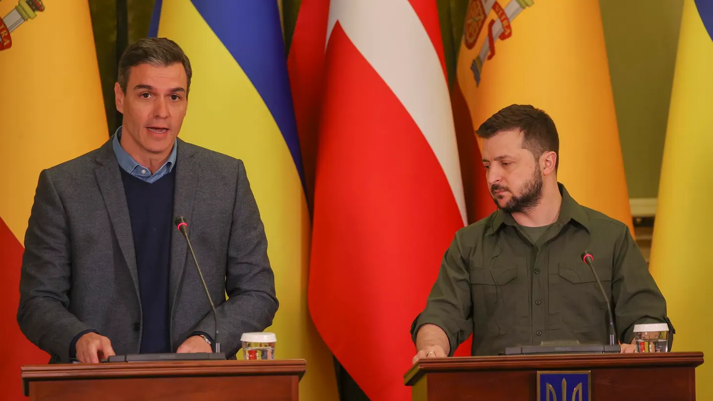 Sánchez y Zelenski juntos en rueda de prensa desde Ucrania Sánchez y Zelenski juntos en rueda de prensa desde Ucrania