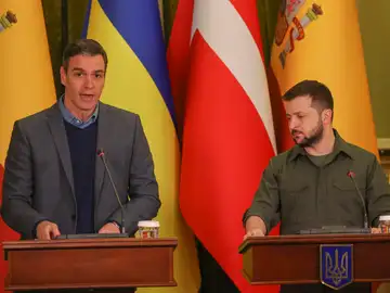 Sánchez y Zelenski juntos en rueda de prensa desde Ucrania