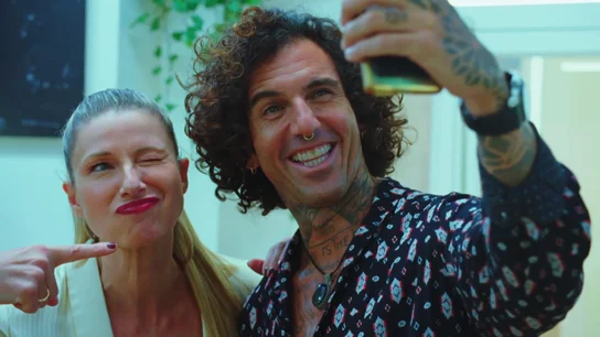 Josef Ajram consigue una foto con Anne Igartiburu: "Para la peña Bullu" Josef Ajram consigue una foto con Anne Igartiburu: "Para la peña Bullu"