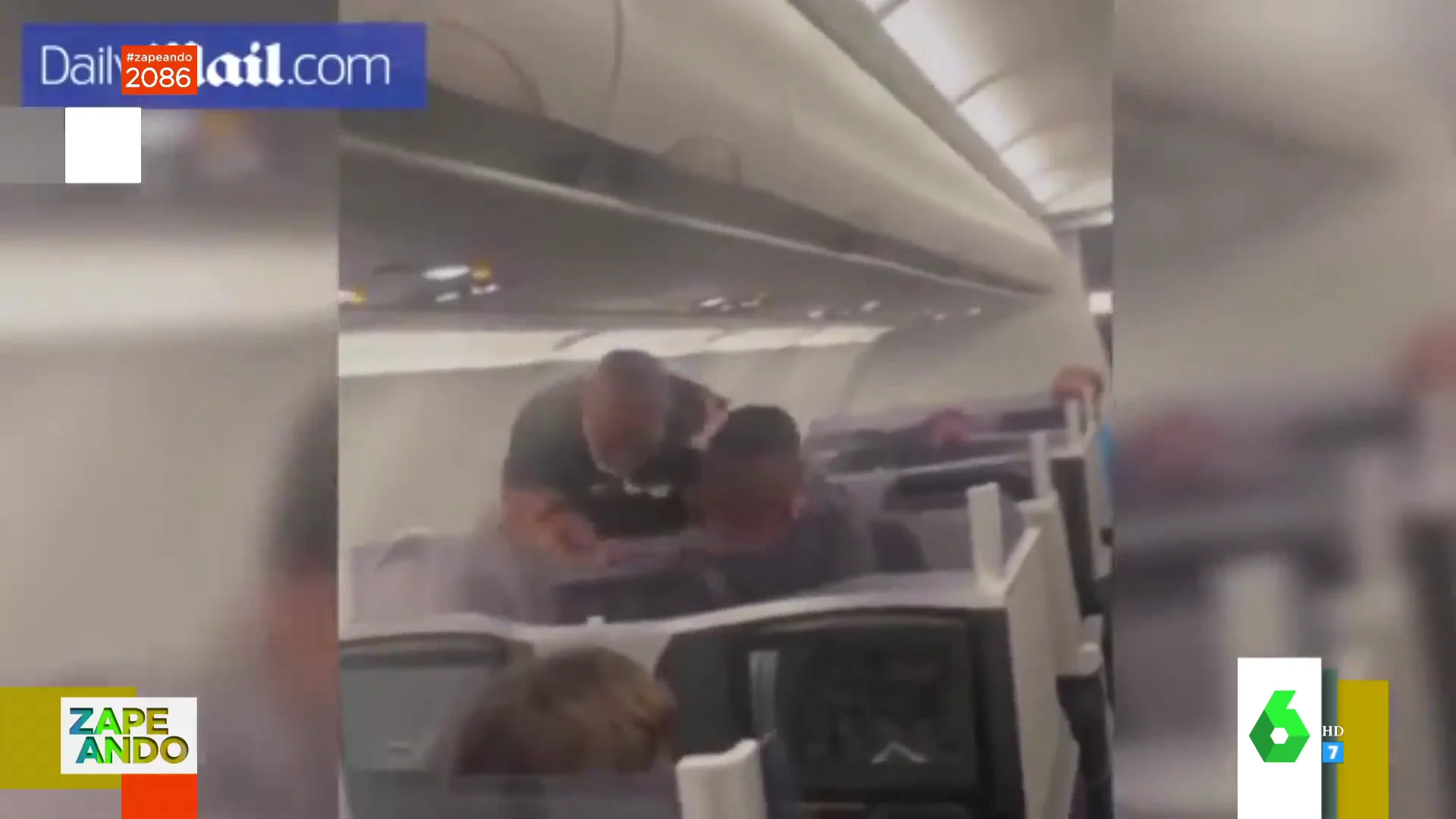 El vídeo del vacile de un pasajero a Mike Tyson que acaba a puñetazo limpio en pleno avión