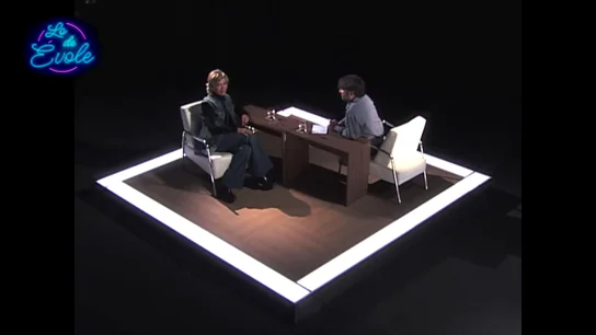 Así era 'La luna', el programa de Julia Otero en Televisión Española donde entrevistó a Lola Flores, Paul McCartney o Mario Conde Así era 'La luna', el programa de Julia Otero en Televisión Española donde entrevistó a Lola Flores, Paul McCartney o Mario Conde