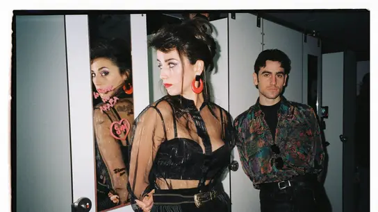 Claudia Salas y Àlex Monner son Toni y Marc Ribó, en 'La Ruta' Claudia Salas y Àlex Monner son Toni y Marc Ribó, en 'La Ruta'