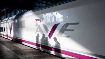 Imagen de un tren AVE