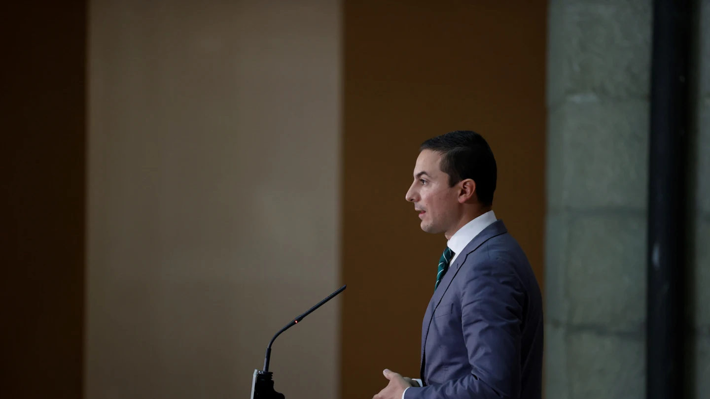 Juan Lobato califica de "arcaico" el acuerdo del PP con Vox en Castilla y León Juan Lobato califica de "arcaico" el acuerdo del PP con Vox en Castilla y León
