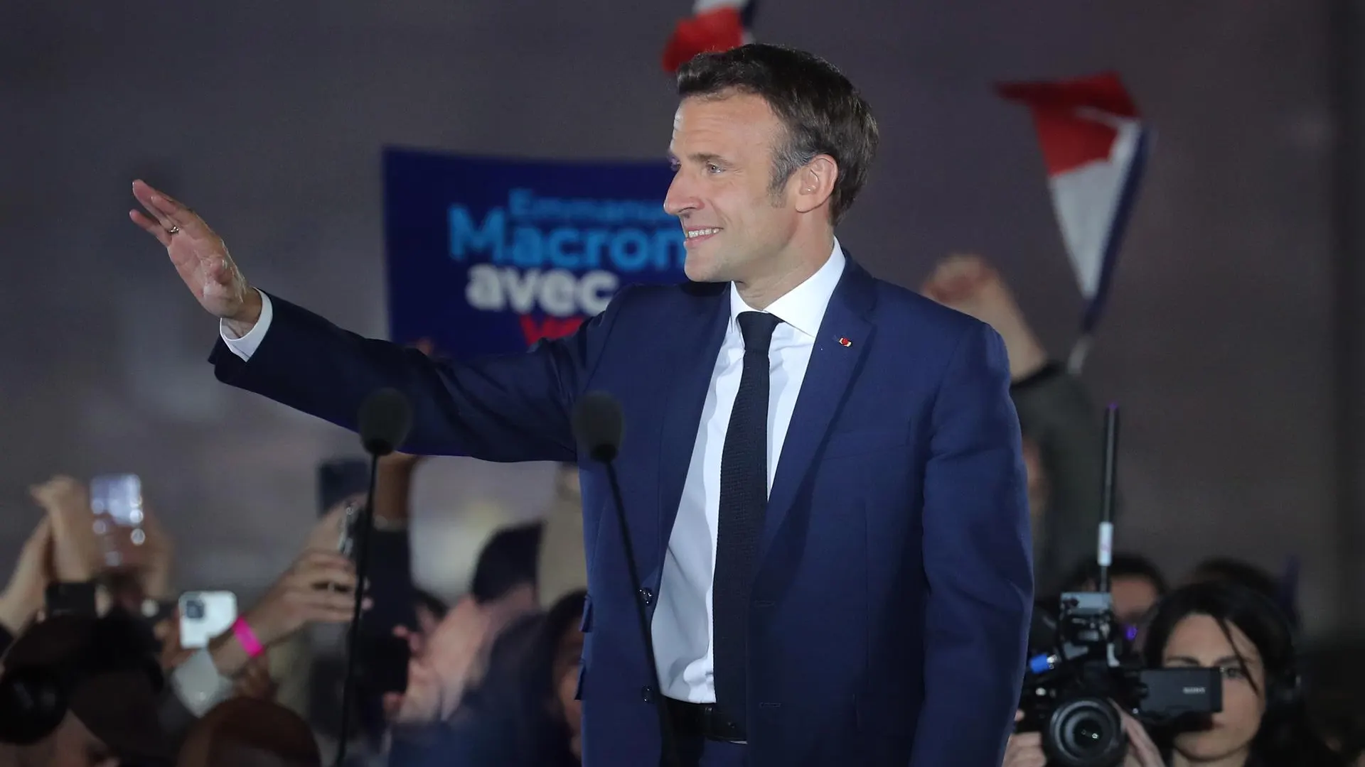 El presidente francés, Emmanuel Macron, pronuncia un discurso tras ganar la segunda vuelta de las elecciones presidenciales.