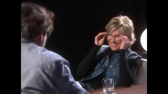 La reacción de Julia Otero cuando Jordi Évole le confiesa que sabe el nombre de una persona muy famosa con el que ha salido La reacción de Julia Otero cuando Jordi Évole le confiesa que sabe el nombre de una persona muy famosa con el que ha salido