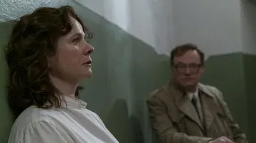 El personaje de Emily Watson fue una de las pocas licencias que se tomó la función.