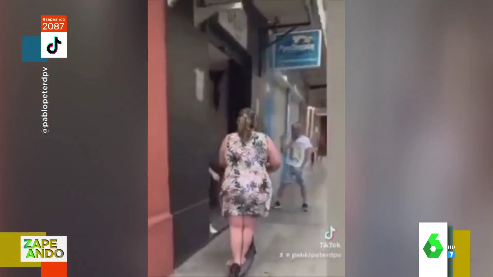 El vídeo viral de una señora circulando con un patinete que recuerda a la temporada del Barcelona: "El desenlace es poesía pura"
