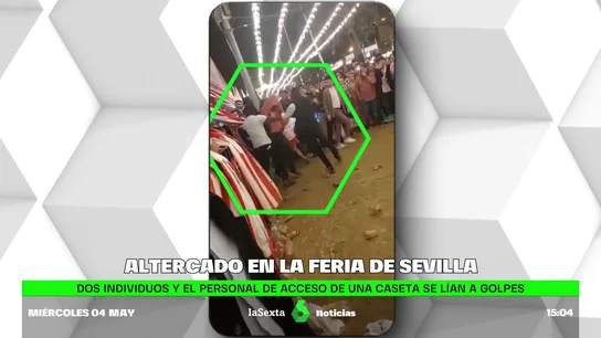 Brutal paliza en la Feria de Sevilla a las puertas de la caseta del PSOE Brutal paliza en la Feria de Sevilla a las puertas de la caseta del PSOE