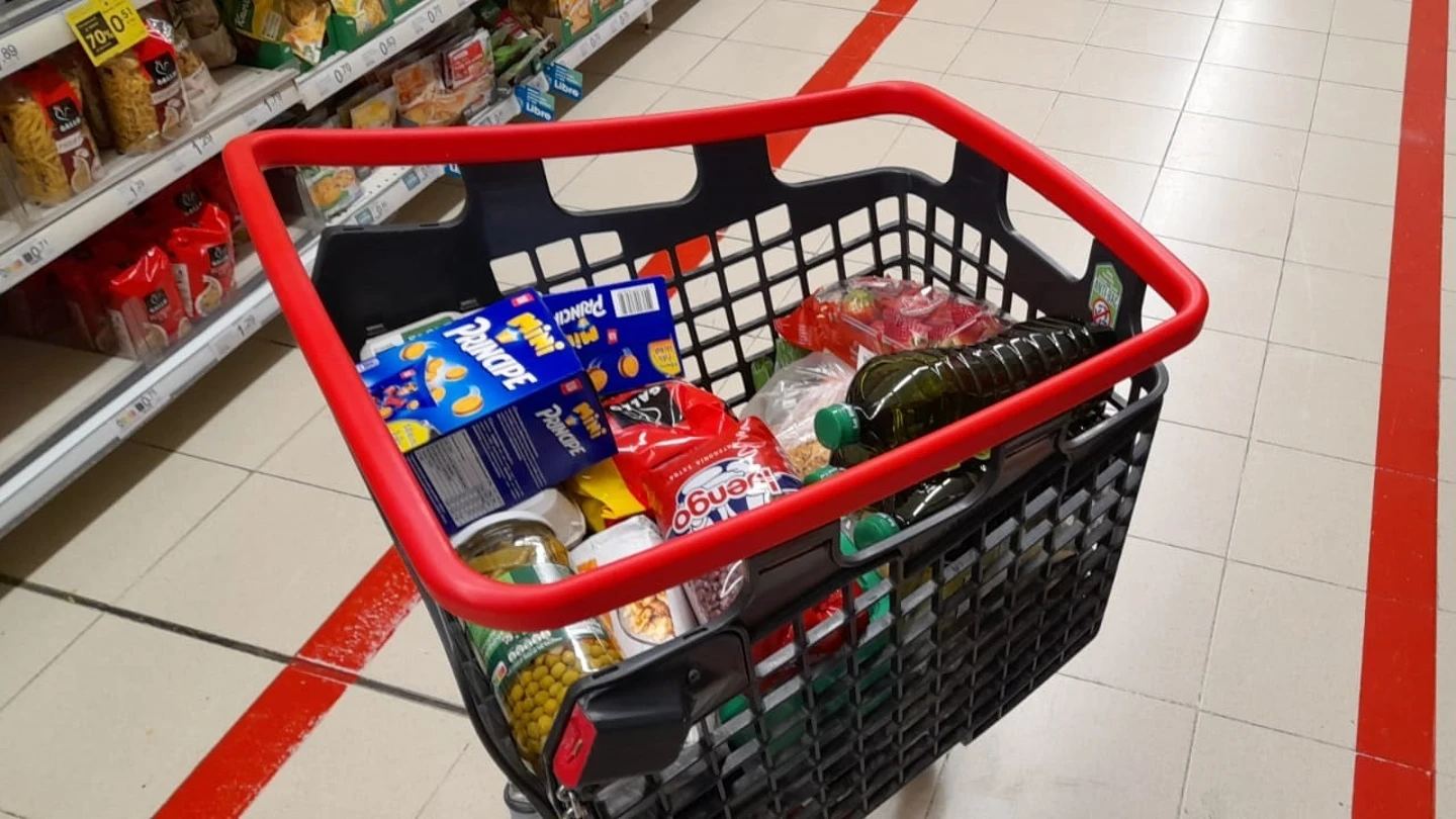 Estos supermercados que más han subido sus precios, las causas y posibles medidas, según la OCU La cesta de la compra