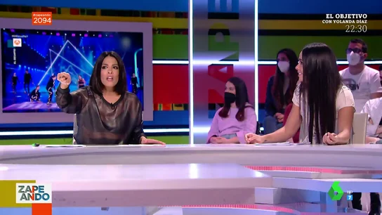 La reacción de Lorena Castell al descubrir las bromas de Cristina Pedroche y Dani Mateo sobre ella cuando no está La reacción de Lorena Castell al descubrir las bromas de Cristina Pedroche y Dani Mateo sobre ella cuando no está