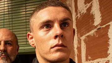 Patrick Criado en una escena de 'Antidisturbios'.
