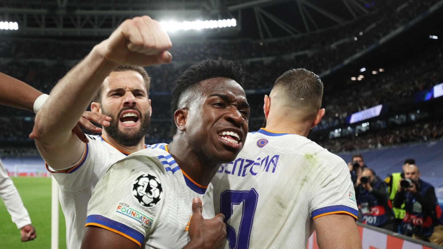 Vinicius y Benzema celebran uno de los goles del Real Madrid Vinicius y Benzema celebran uno de los goles del Real Madrid