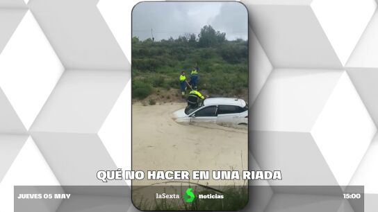 Qu&eacute; se debe hacer al quedarse atrapado en el coche en una riada