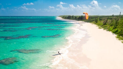 Deporte en la playa. Cat Island. Bahamas