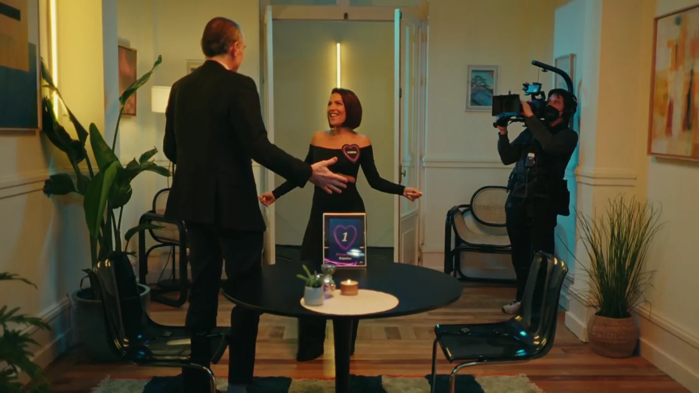 El baile de Lorena Castell que deja sin palabras a Juan y Medio: "A mí me gustan mayores" El baile de Lorena Castell que deja sin palabras a Juan y Medio: "A mí me gustan mayores"
