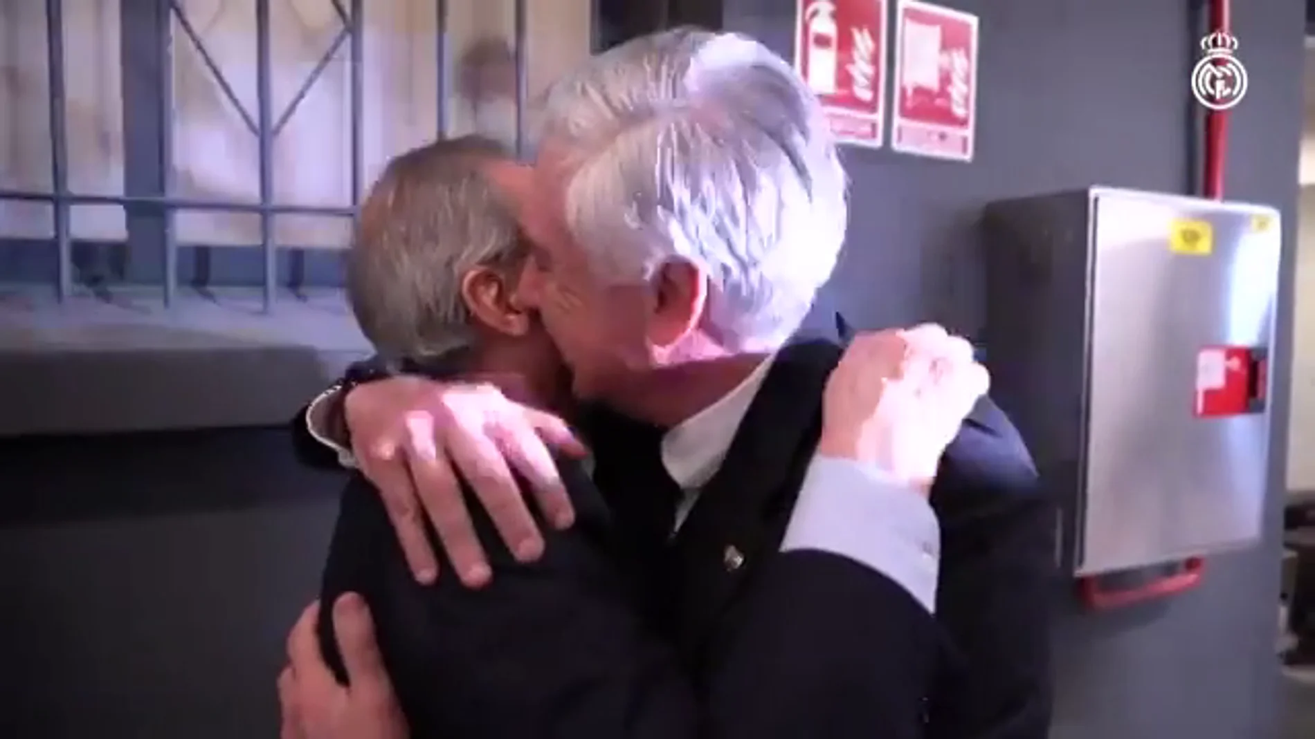 El emotivo encuentro entre Florentino Pérez y Carlo Ancelotti: "Gracias por traerme aquí, presi"