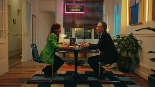 Mamen Mendizábal pone en apuros a Juan y Medio en su cita rápida: "¿No te interesa nada de mí?" Mamen Mendizábal pone en apuros a Juan y Medio en su cita rápida: "¿No te interesa nada de mí?"