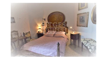 Dormitorio castillo del siglo XI en Creixell (Tarragona)