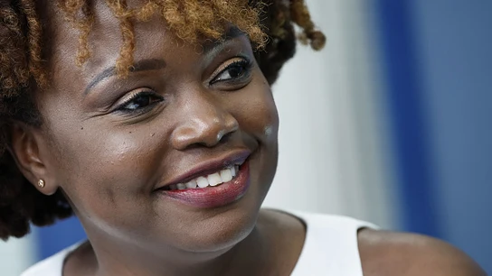 Jean-Pierre, la primera portavoz negra y abiertamente gay de la Casa Blanca Jean-Pierre, la primera portavoz negra y abiertamente gay de la Casa Blanca