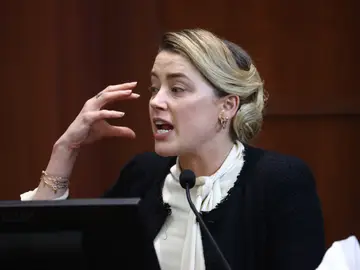 La actriz Amber Heard, durante su declaración en el juicio contra Johnny Depp