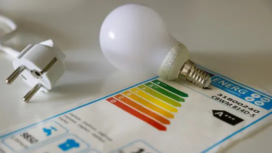 Qué es la tarifa regulada de luz y en que se diferencia del mercado libre Qué es la tarifa regulada de luz y en que se diferencia del mercado libre | Fotos: EFE/Juan Carlos Hidalgo