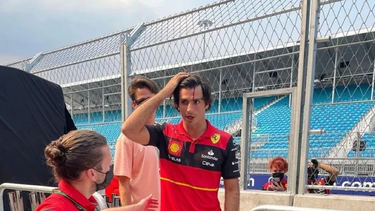 La brecha de Sainz tras golpearse la cabeza La brecha de Sainz tras golpearse la cabeza