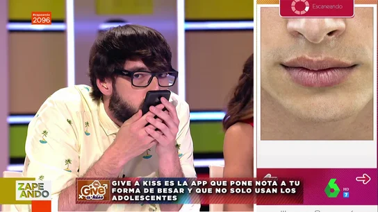 Quique Peinado prueba una app de besos Quique Peinado prueba una app de besos