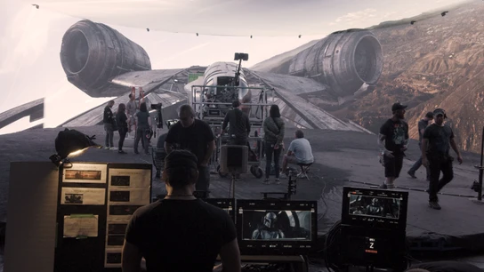 El equipo de ILM trabajando en el set de 'The Mandalorian'. El equipo de ILM trabajando en el set de 'The Mandalorian'.