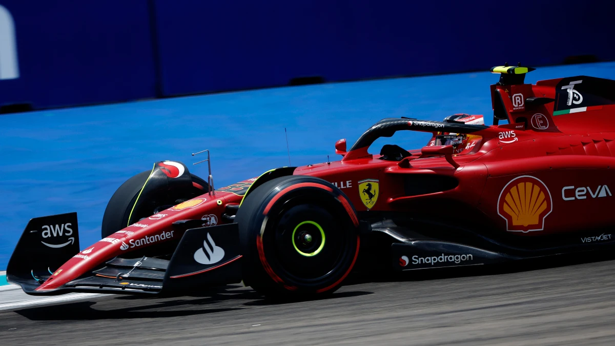 Carlos Sainz, con el Ferrari