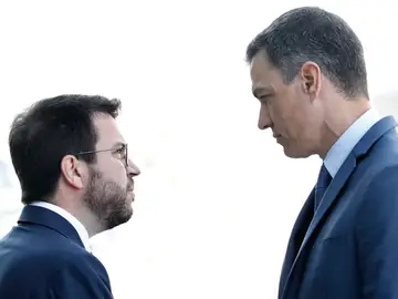 Pere Aragonès dialoga con Pedro Sánchez