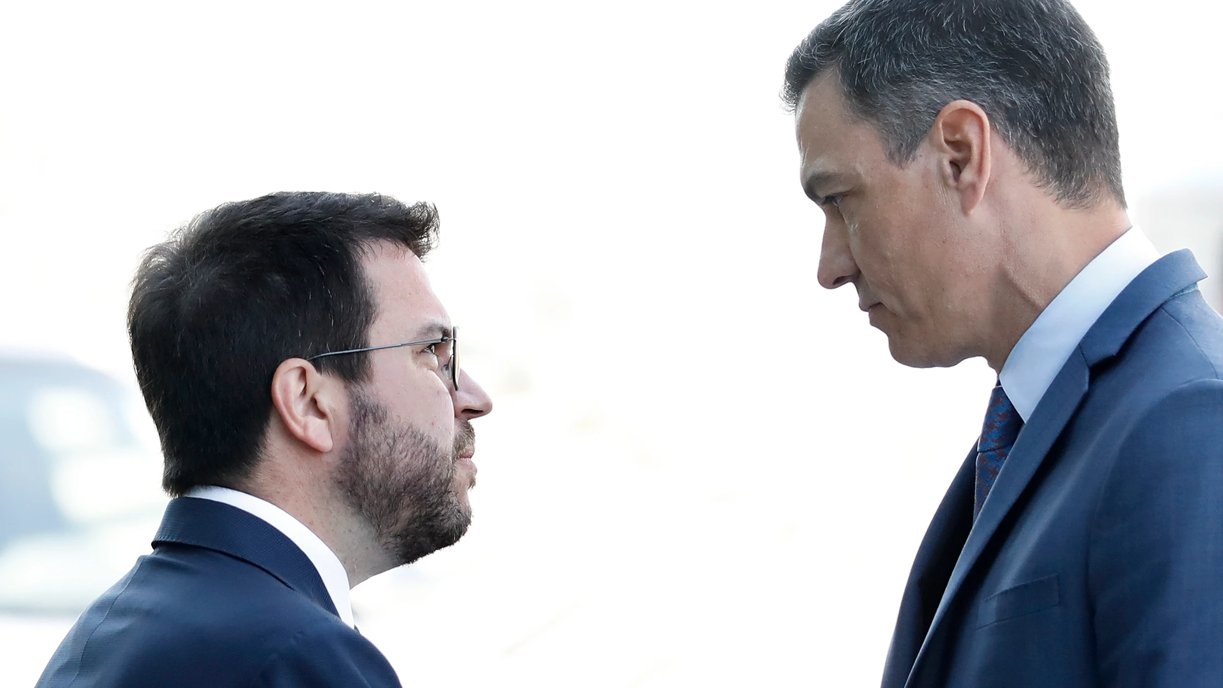 Pere Aragonès dialoga con Pedro Sánchez