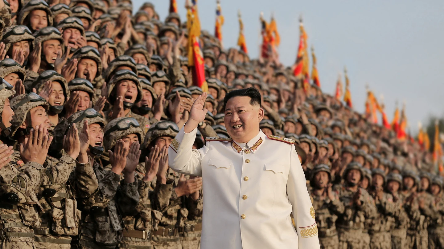 Kim Jong-un, durante un desfile con las tropas de Corea del Norte Kim Jong-un, durante un desfile con las tropas de Corea del Norte