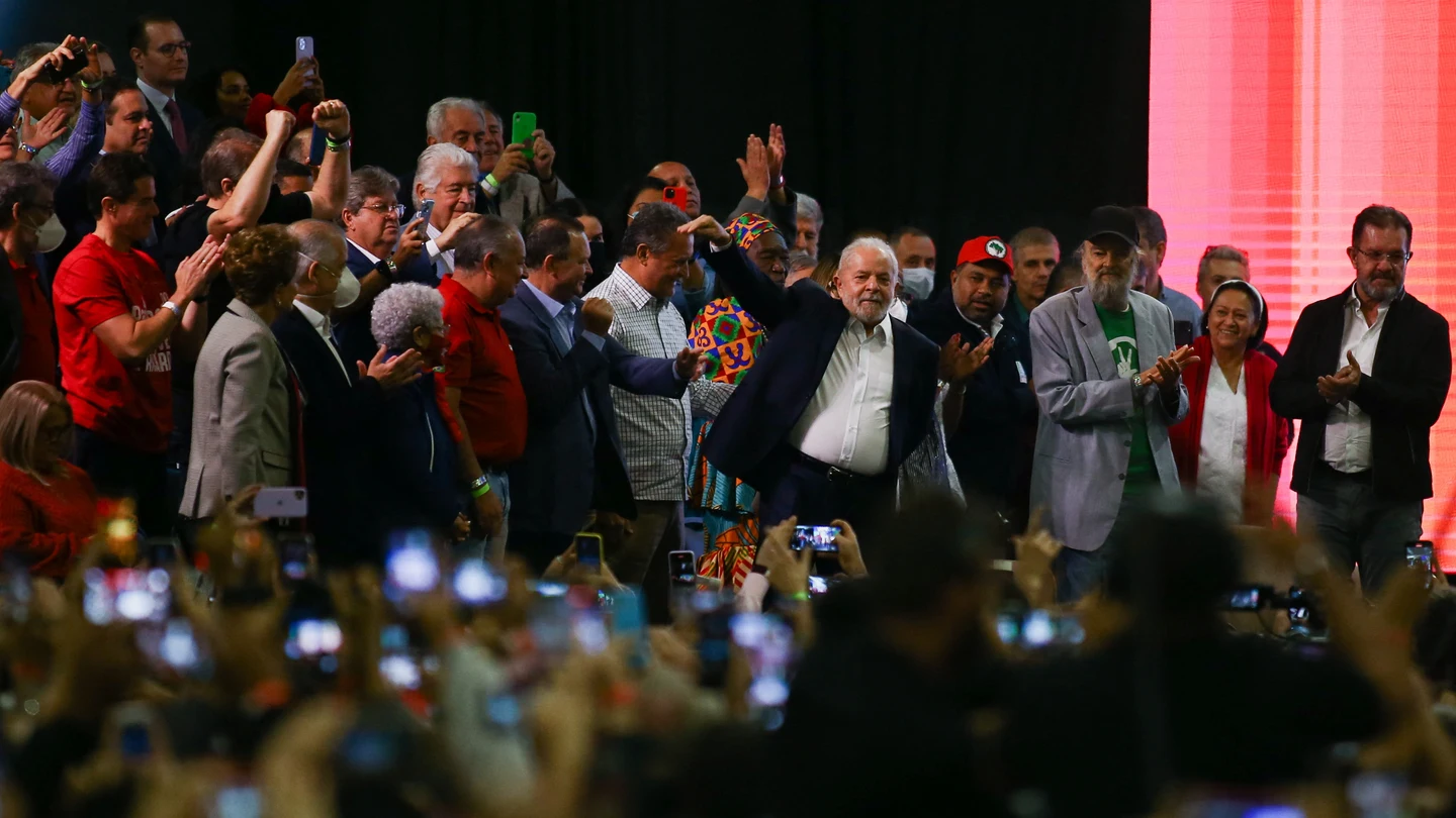 Lula da Silva lanza su candidatura a las elecciones presidenciales de Brasil Lula da Silva lanza su candidatura a las elecciones presidenciales de Brasil