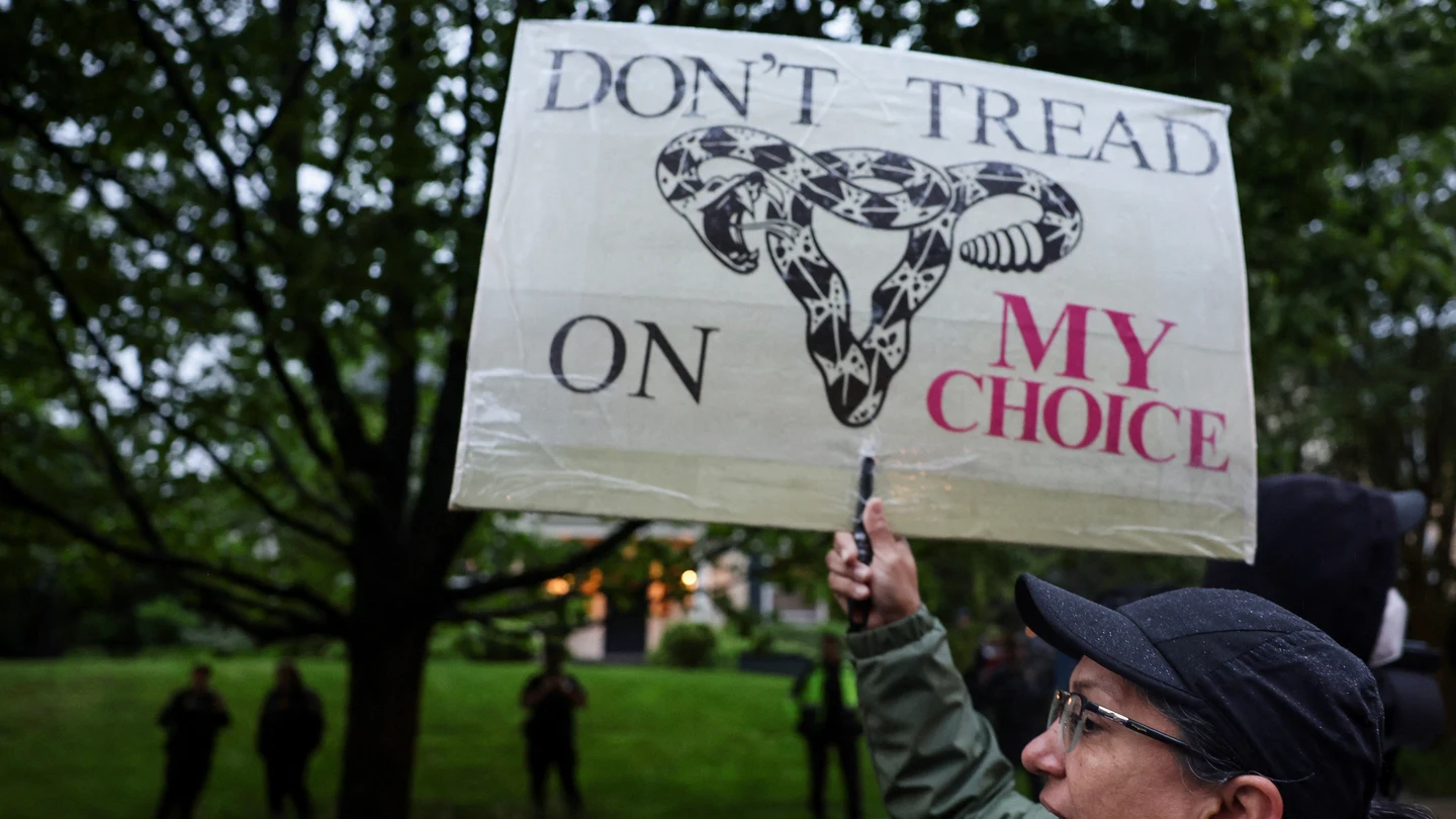 Miles de estadounidenses salen a la calle contra la posible ilegalización del aborto Miles de estadounidenses salen a la calle contra la posible ilegalización del aborto
