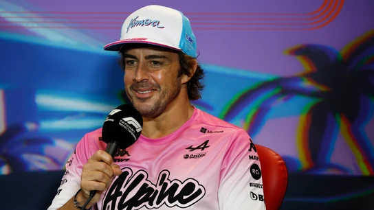 Fernando Alonso, ante los medios Fernando Alonso, ante los medios