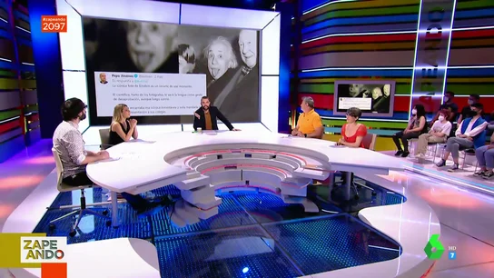 Las curiosidades de la mítica imagen de Albert Einstein sacando la lengua: esto es lo que no se vio Las curiosidades de la mítica imagen de Albert Einstein sacando la lengua: esto es lo que no se vio