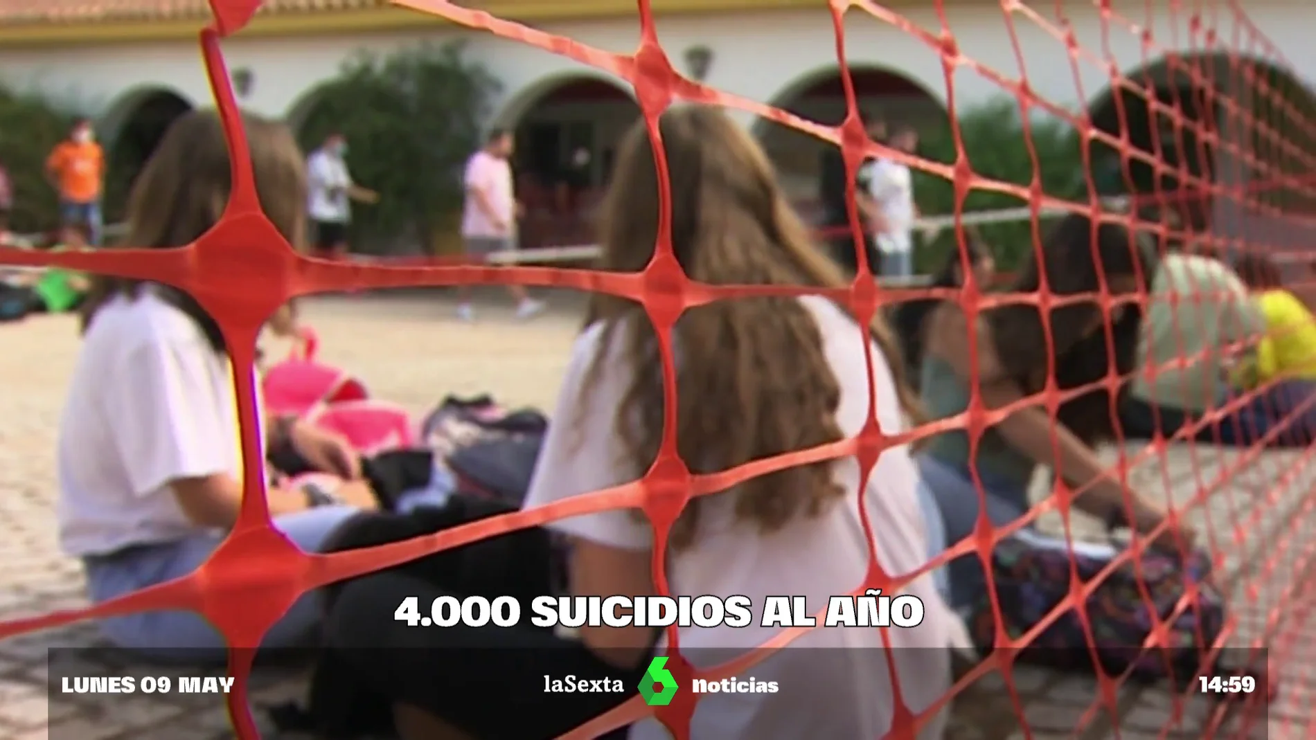 Un español se quita la vida cada dos horas: la pandemia dispara un 50% las consultas con ideas suicidas